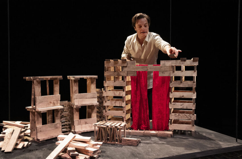  Lino Musella, Eduardo, il Teatro: Adda Passa ‘A Nuttata